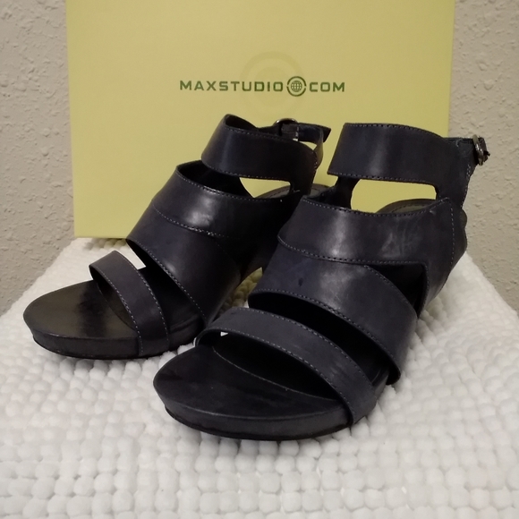 Max Studio navy Manila leather sandals - Picture 6 of 14